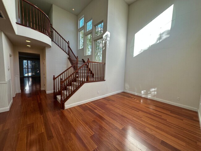 Beaitiful 4 Bedroom, 2.5 Bath Mountain House Home. photo 4