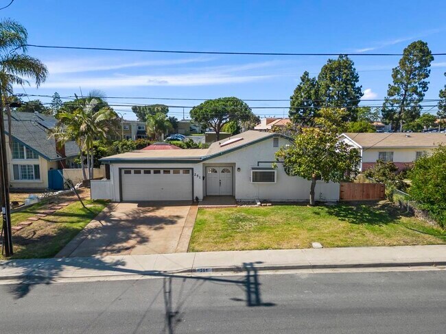 251 Sandstone St Chula Vista, CA 91911 photo 2
