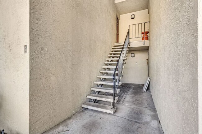 2562 Walnut Blvd Walnut Creek, CA 94596 photo 5