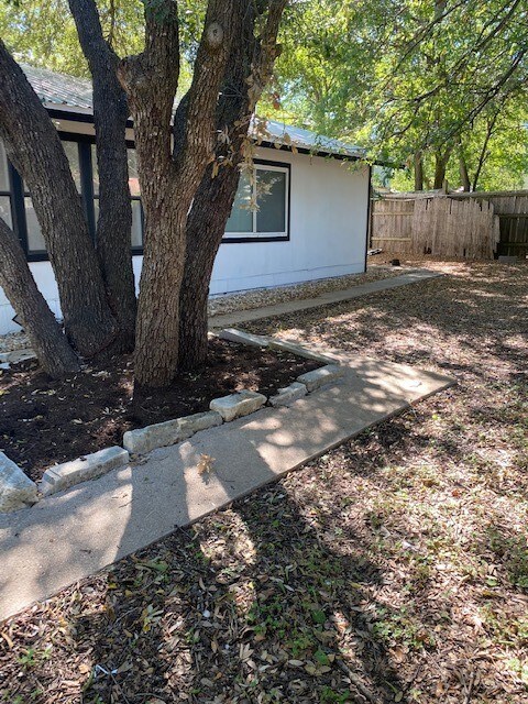 407 Apache Trail Leander, TX 78641 photo 4