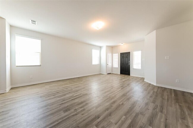 2804 Redhead Place, Ennis, TX 75119 photo 2