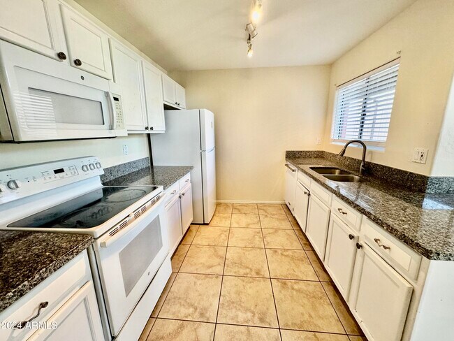 11260 N 92nd St Scottsdale, AZ 85260 photo 5