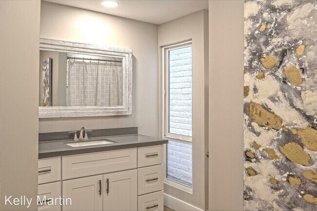 7842 E MacKenzie Dr Scottsdale, AZ 85251 photo 5