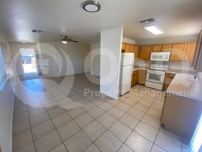 3710 S 62nd Ave Phoenix, AZ 85043 photo 5