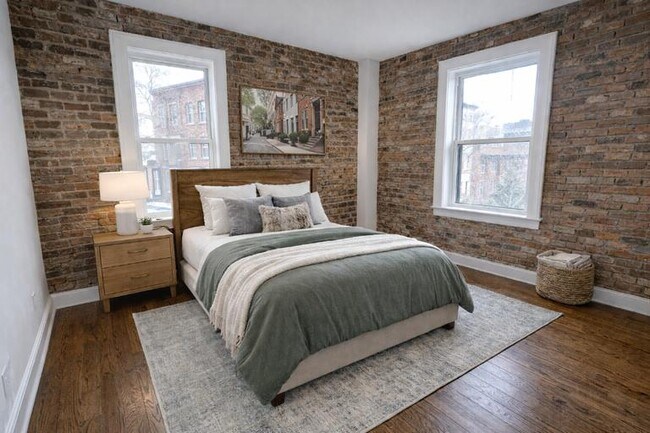 37 Cornelia St New York, NY 10014 photo 2