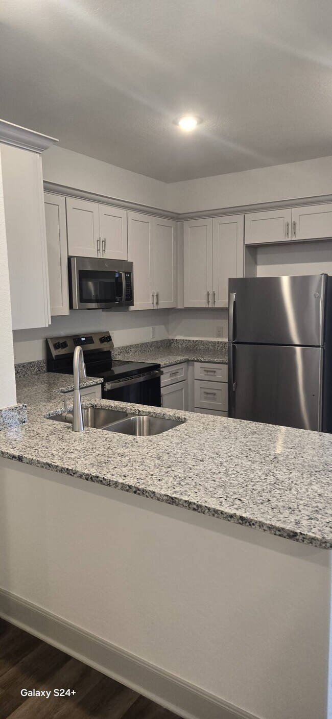 7712 Briarwood Pass San Antonio, TX 78252 photo 5