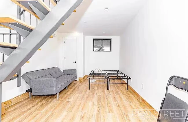Putnam Avenue photo 5