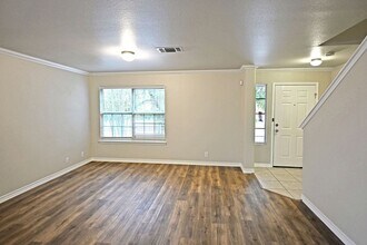 1610 Elizabeth Ct New Braunfels, TX 78130 photo 4