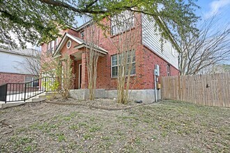 1610 Elizabeth Ct New Braunfels, TX 78130 photo 3