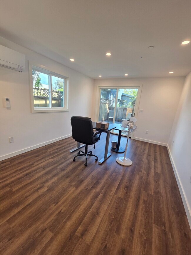 2161 N Valley St Berkeley, CA 94702 photo 4