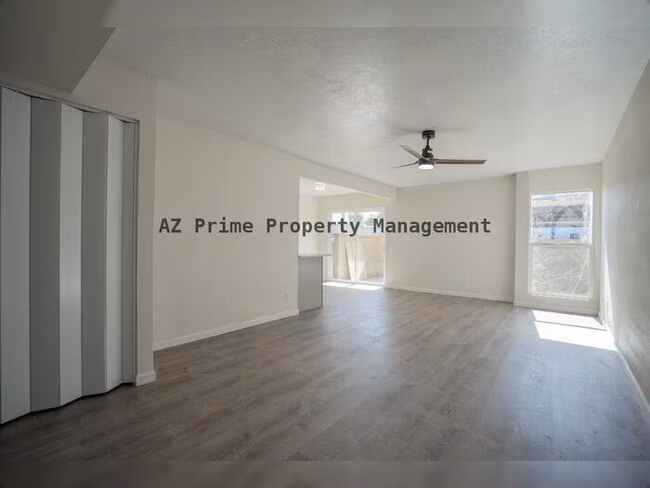 1701 W Tuckey Ln Phoenix, AZ 85015 photo 2