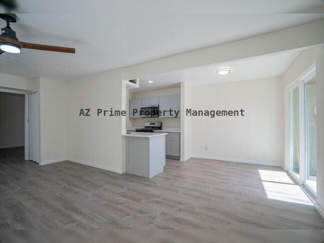 1701 W Tuckey Ln Phoenix, AZ 85015 photo 4