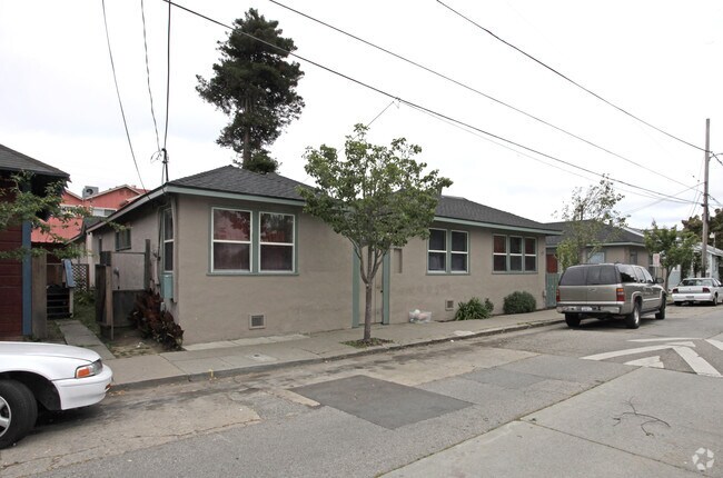 221 Raymond Street Apartments photo 3