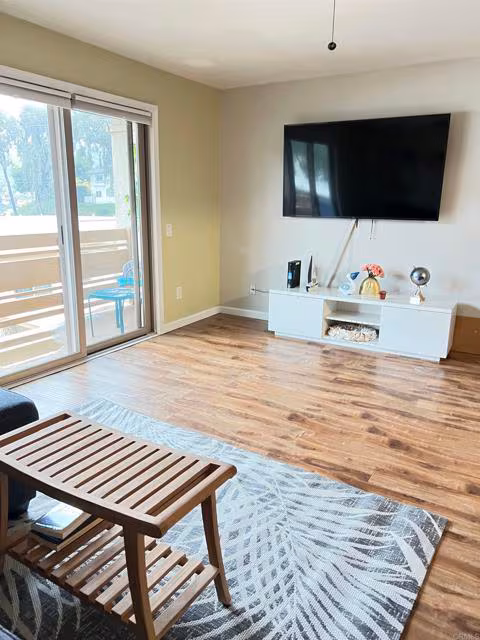 3982 Valeta St San Diego, CA 92110 photo 2