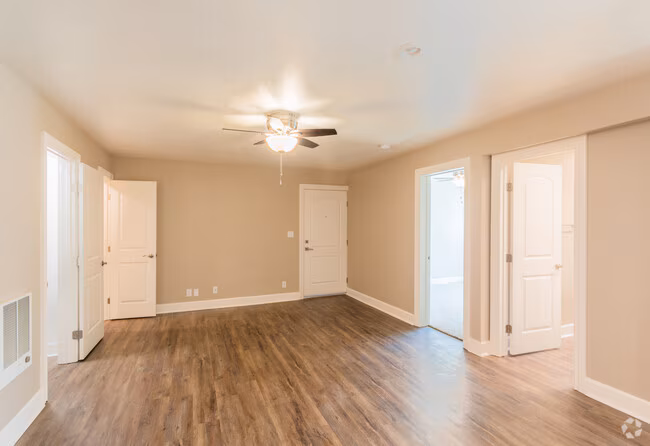 Marina Haven Apartments photo 2