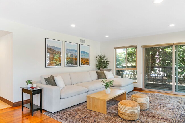 2955 McCall St San Diego, CA 92106 photo 2
