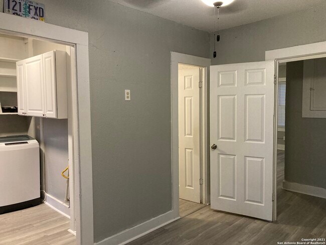 217 Lotus Ave San Antonio, TX 78210 photo 5