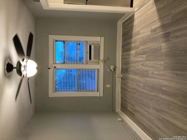 217 Lotus Ave San Antonio, TX 78210 photo 3