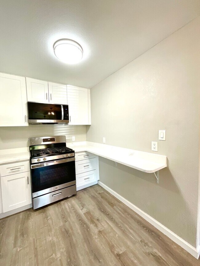 222 Army Blvd San Antonio, TX 78215 photo 3