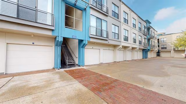 4414 Cedar Springs Rd Dallas, TX 75219 photo 2