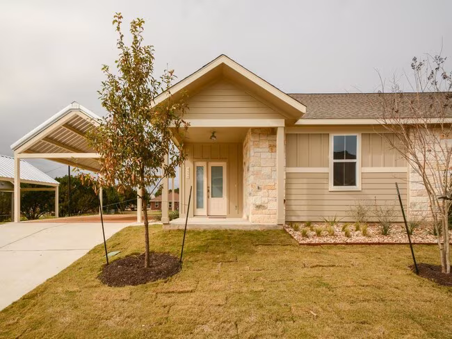 240 Rose Drive, Dripping Springs, TX 78620 photo 2