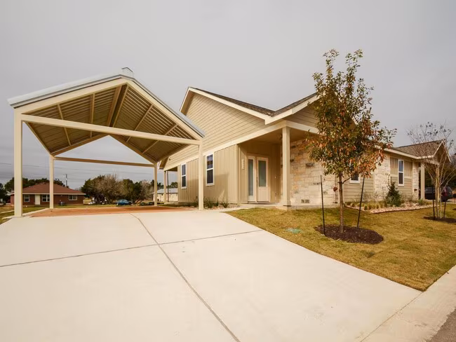 240 Rose Drive, Dripping Springs, TX 78620 photo 4