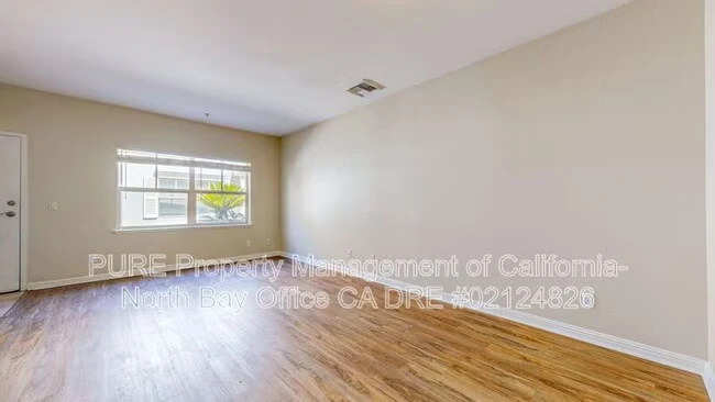 110 5th St Santa Rosa, CA 95401 photo 3