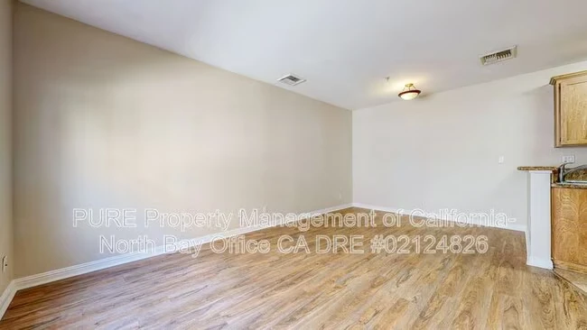 110 5th St Santa Rosa, CA 95401 photo 4