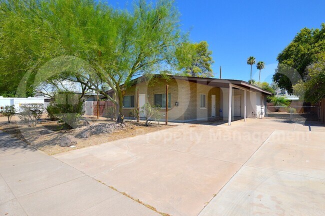1251 E Loma Vista Dr Tempe, AZ 85282 photo 2