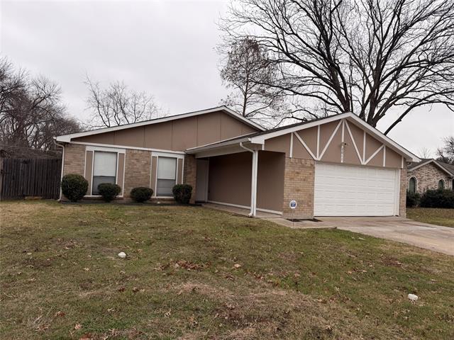 2011 Lavon Creek Lane, Arlington, TX 76006 photo 2