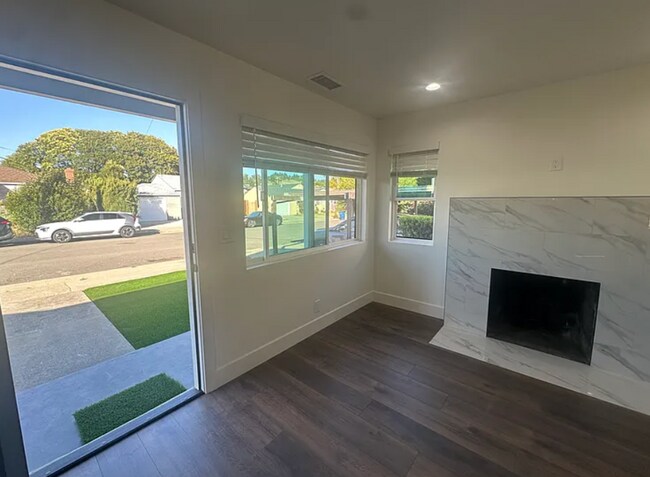 24659 Joanne St Hayward, CA 94544 photo 4