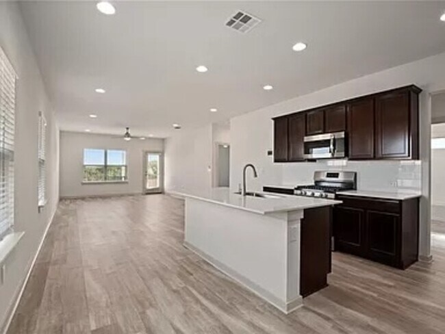 7717 Lowenfield Drive, Austin, TX 78724 photo 2
