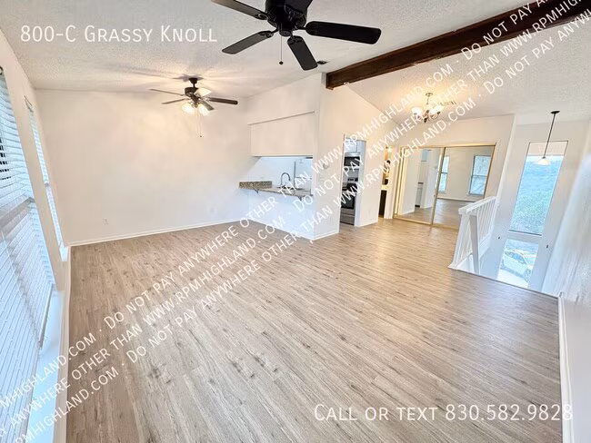 800 Grassy Knoll Horseshoe Bay, TX 78657 photo 3