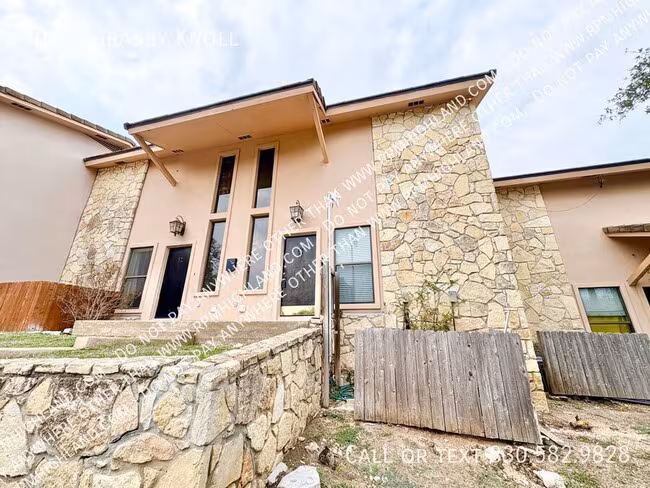 800 Grassy Knoll Horseshoe Bay, TX 78657 photo 2