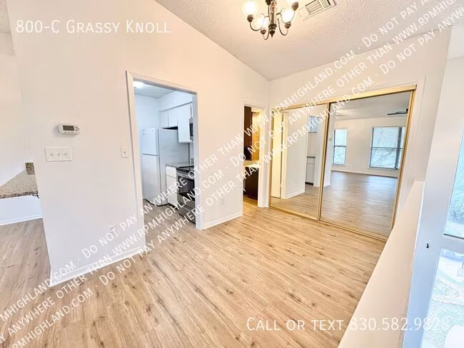 800 Grassy Knoll Horseshoe Bay, TX 78657 photo 4