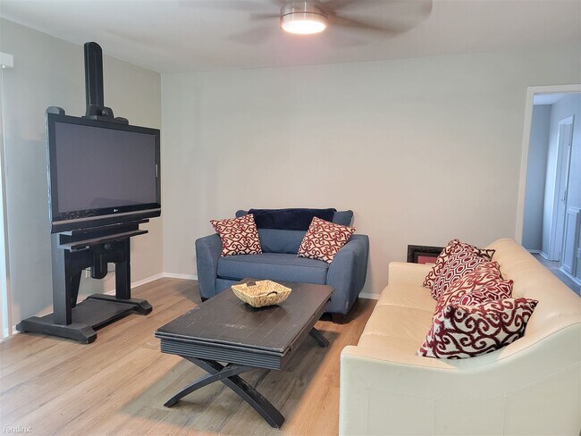 1106 Autumn Cir College Station, TX 77840 photo 5