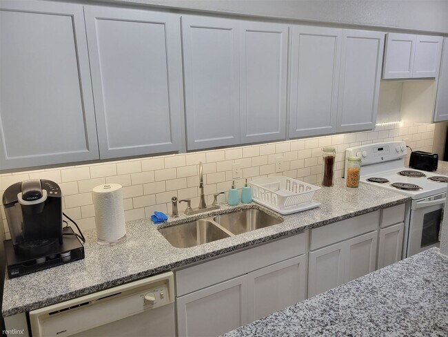 1106 Autumn Cir College Station, TX 77840 photo 4