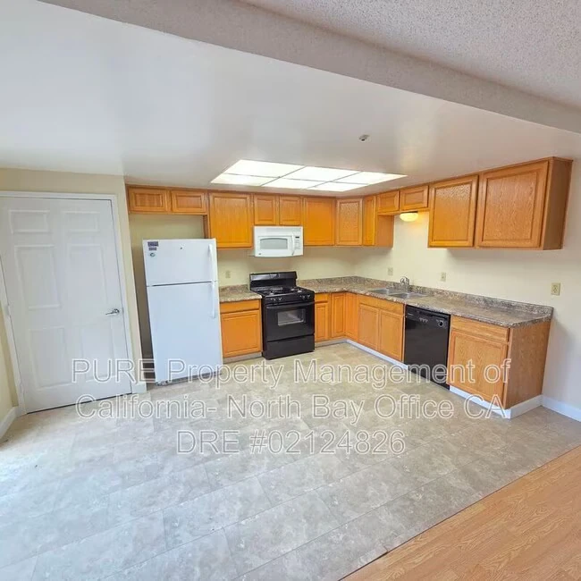 963 Santa Cruz Way Rohnert Park, CA 94928 photo 3