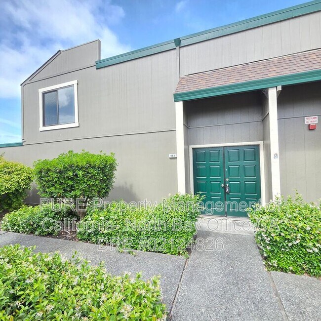 963 Santa Cruz Way Rohnert Park, CA 94928 photo 2