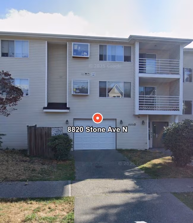 8820 Stone Ave N Seattle, WA 98103 photo 2