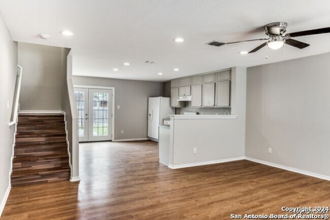 3743 Amber Leaf San Antonio, TX 78245 photo 3