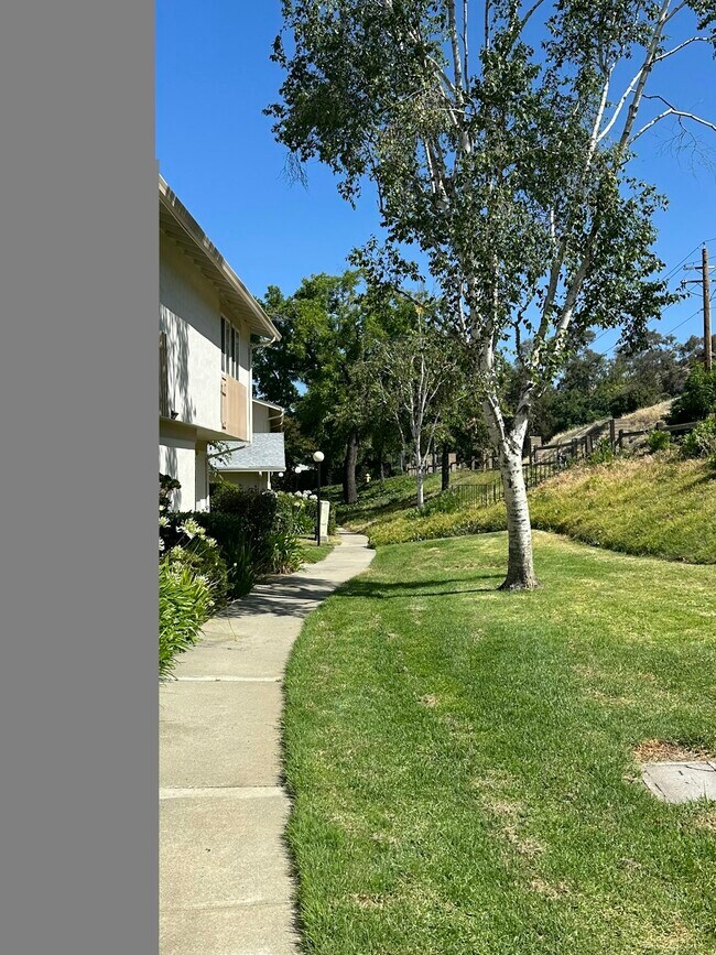 1888 Scepter Ct San Jose, CA 95132 photo 2