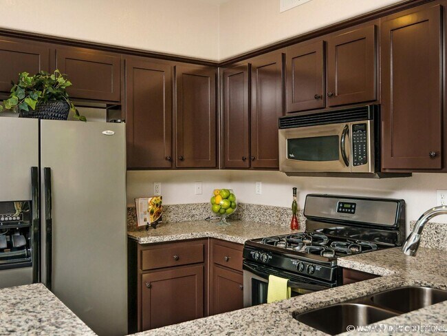 2145 Caminito Elda Chula Vista, CA 91915 photo 4