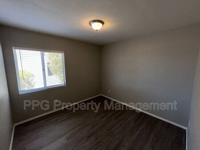 18053 N 111th Dr Surprise, AZ 85378 photo 2