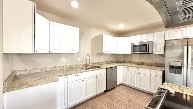 8634 E Rancho Vista Dr Scottsdale, AZ 85251 photo 3