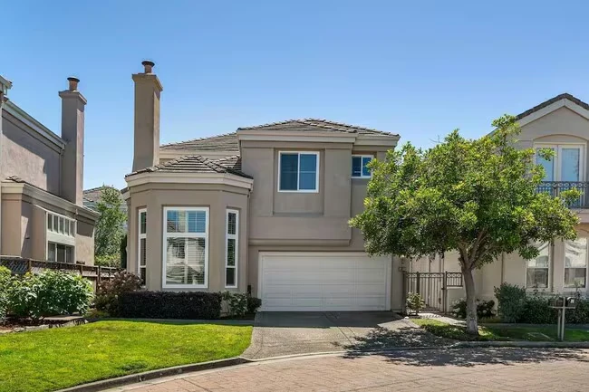 4 Mandalay Ct Redwood City, CA 94065 photo 3