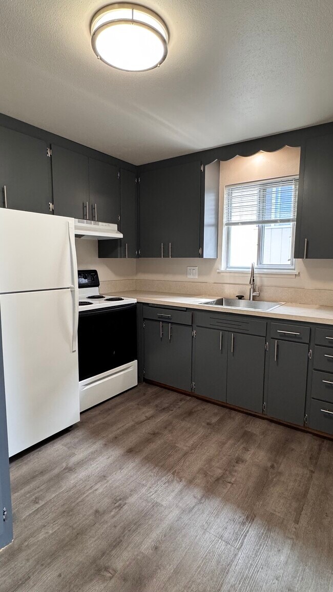 2105 Colby Ave Everett, WA 98201 photo 4