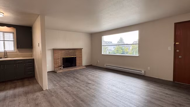 2105 Colby Ave Everett, WA 98201 photo 3