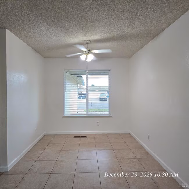 4875 Silverado Dr Fairfield, CA 94534 photo 2