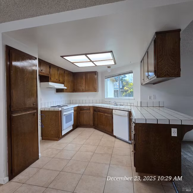 4875 Silverado Dr Fairfield, CA 94534 photo 5